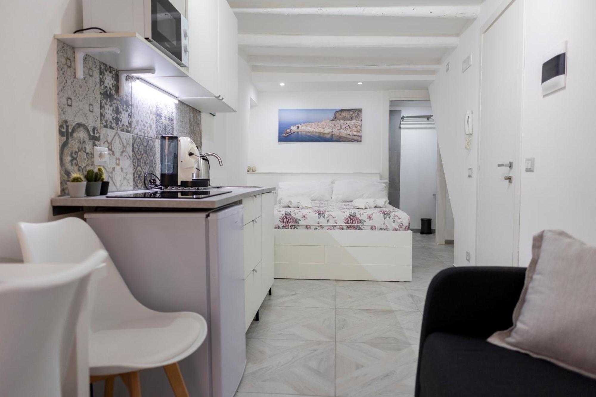 Aurora House Suite Чефалу Екстериор снимка