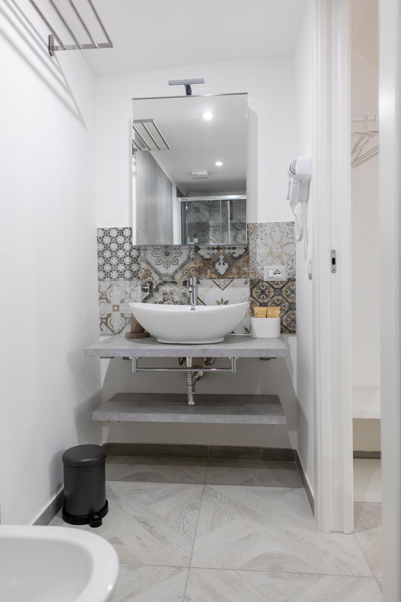 Aurora House Suite Чефалу Екстериор снимка